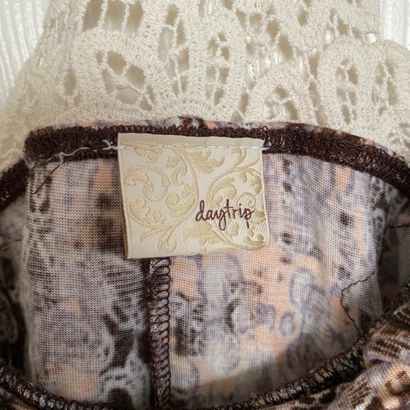 Daytrip Pattern Lace Back Tank Top - Picture 14 of 15